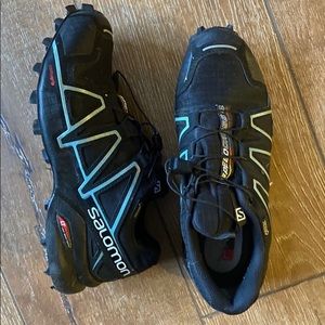 Salomon women’s trail running shoe